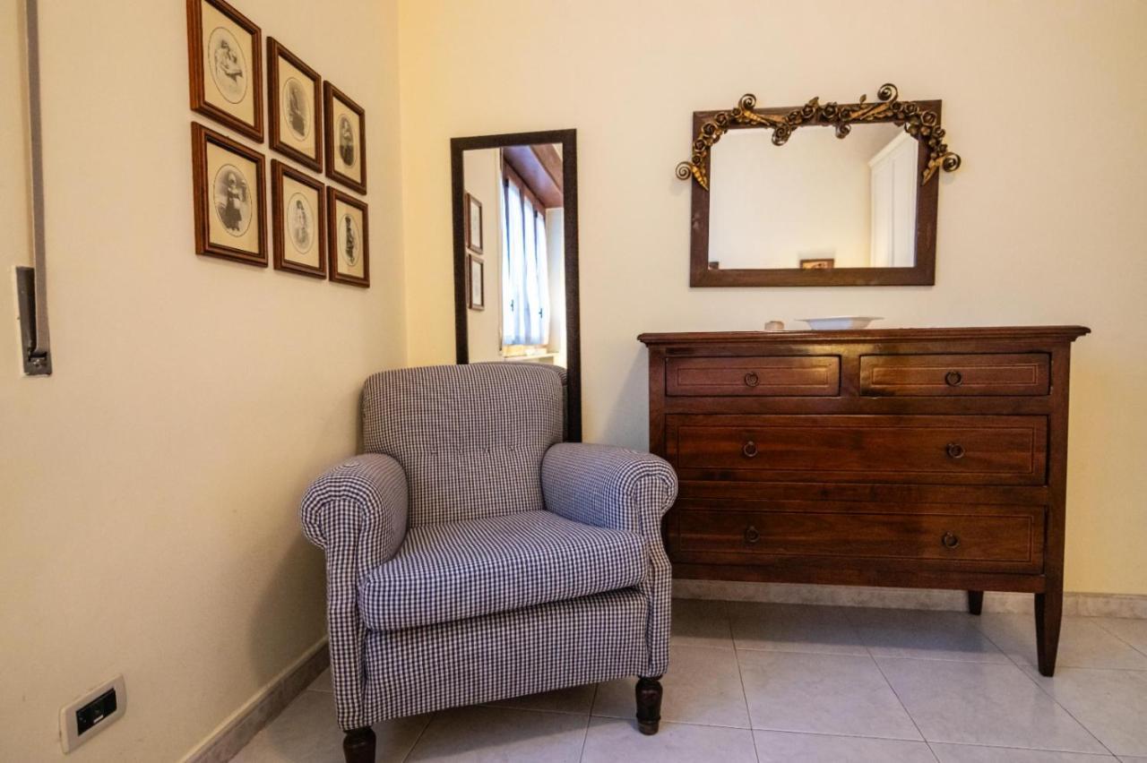 Courrier-House Lejlighed Aci Castello Eksteriør billede