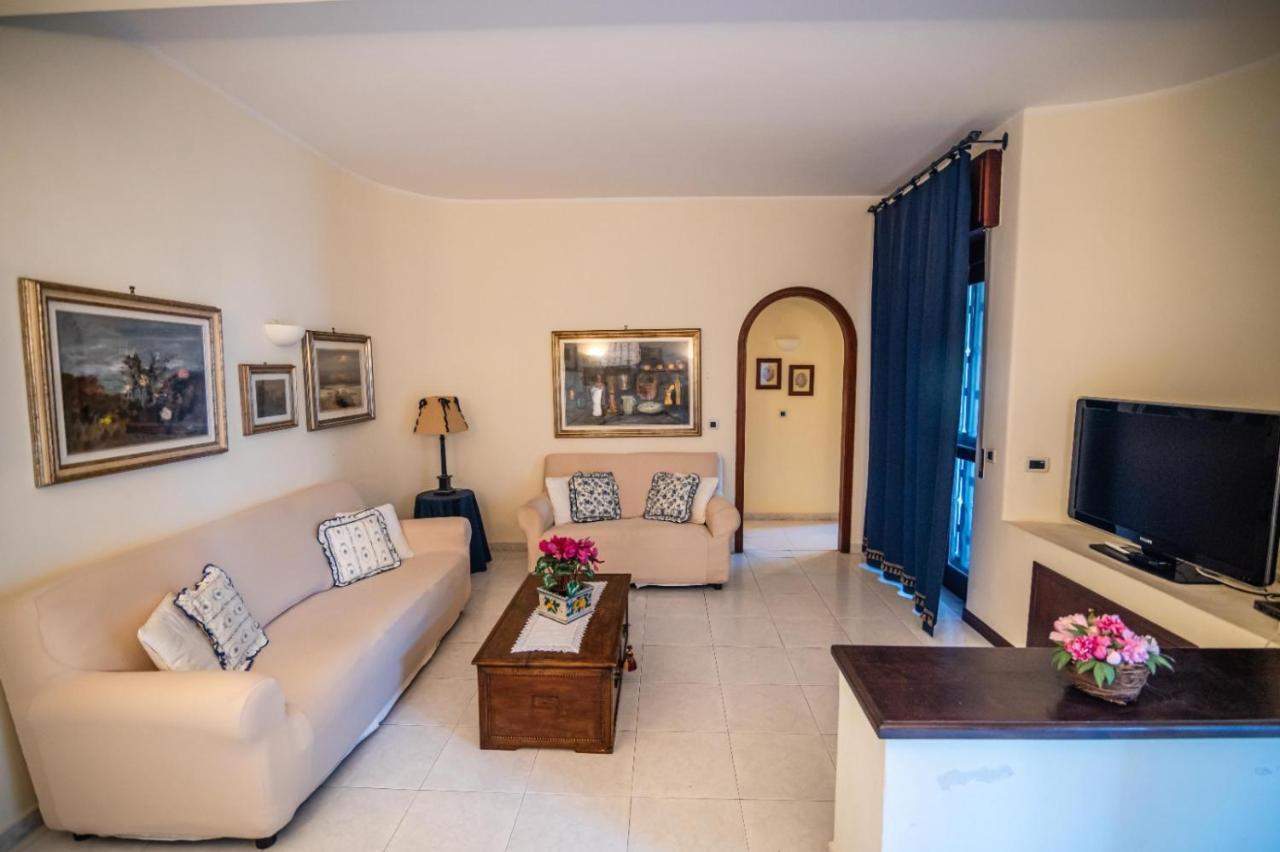 Courrier-House Lejlighed Aci Castello Eksteriør billede